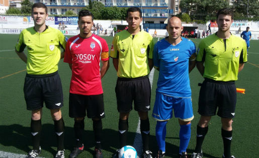 Víctor García Verdura, al centre, va dirigir el Lloret-Farners de la darrera jornada de Primera Catalana 1 / FOTO: cflloretblogspot.com