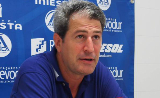 Manolo Márquez deixa de ser l'entrenador del Sant Andreu // FOTO: uesantandreu.cat