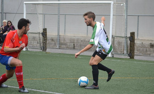 Sergio Navarro va estar inspirat contra el Martinenc i va fer tres gols / FOTO: Dani Falcón