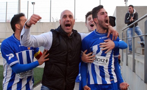 Dani Gimeno transmet el seu caràcter de jugador a una plantilla que somia amb la Tercera // FOTO: cfvng