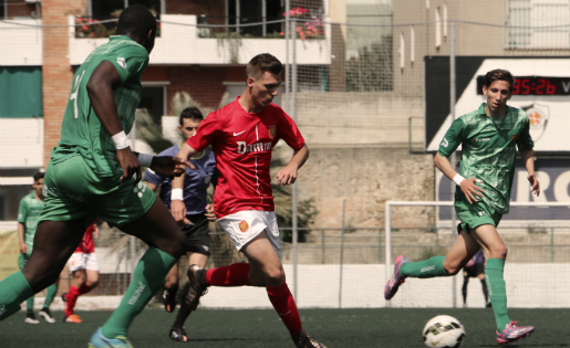 La Damm es va quedar a les portes del triomf contra el Cornellà i ha d'esperar resultats per assolir l'objectiu de la Copa // FOTO: CFDAMM