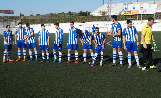 El Torredembarra segueix lluitant però té més a prop el descens // FOTO: CF Suburense