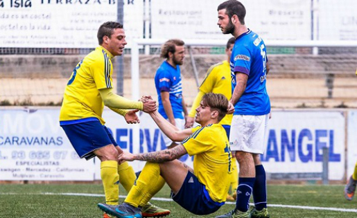 El Castelldefels va viure una remuntada a Igualada que dóna emoció a la Lliga // FOTO: Andrés Burgos