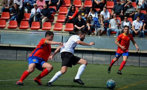Golejada de l'Horta al camp del Martinenc en un clàssic barceloní // FOTO: Dani Falcón
