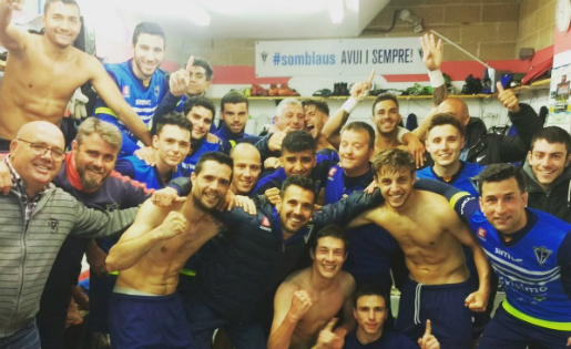 Alegria al vestidor de l'Igualada després de la golejada al Suburense // FOTO: @CFIgualada_