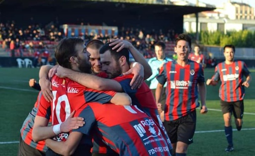 El Viladecans es deixa el liderat a Tàrrega // FOTO: Facebook UE Tàrrega