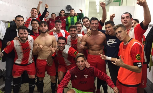 Golejada del Viladecans per tornar a liderar a classificació // FOTO: @UD_Viladecans