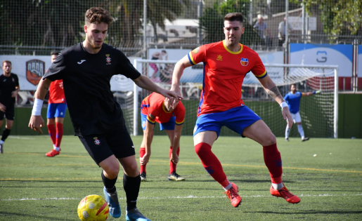 Una imatge del Martinenc-Valls disputat al Guinardó // FOTO: Dani Falcón